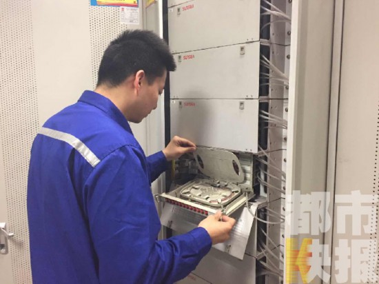 地鐵“信號兵”:把手機網絡帶入地鐵的人 地鐵“信號兵”:把手機網絡帶入地鐵的人